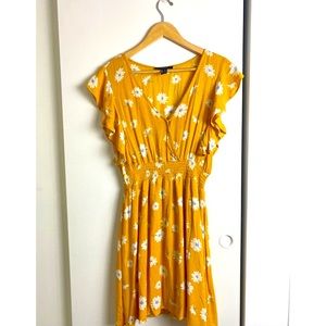 Yellow floral lightweight dress | Forever 21 | A-line mini dress | M